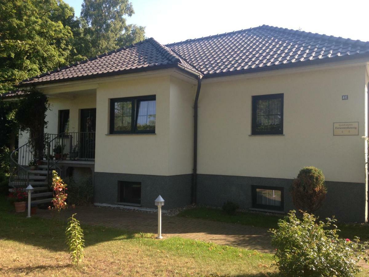 Ferienwohnung "Am Fechtertor- Eingang Zum Schlosspark" Putbus Exterior photo